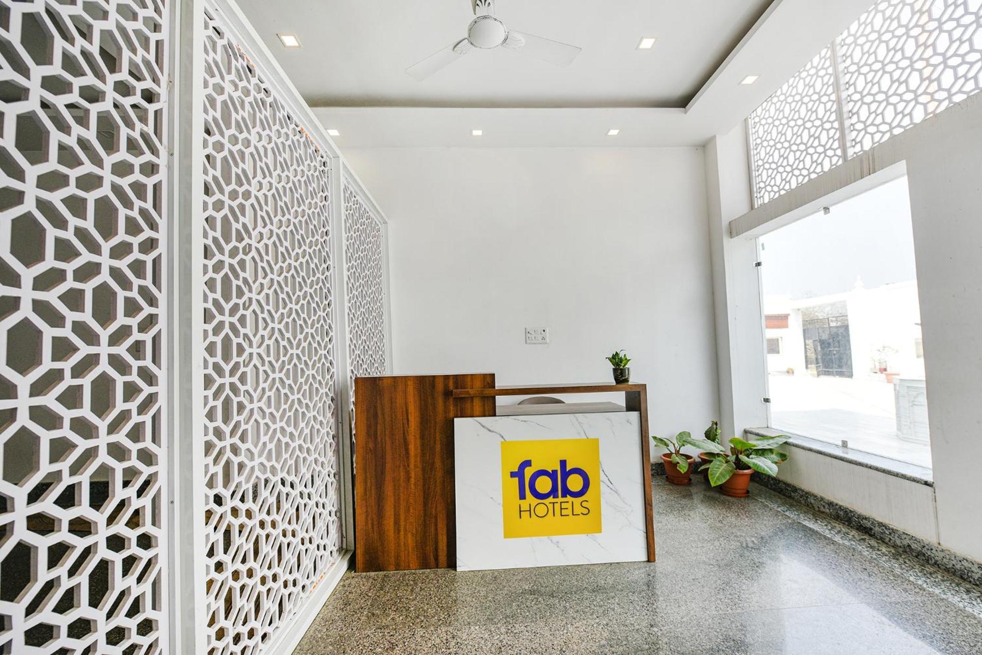 Fabhotel Jaswinder Bhawan Haridwār Esterno foto